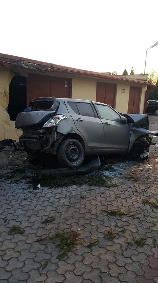 wypadek na rondzie w rąbieniu 