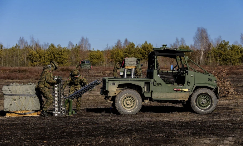 aero 4x4 polski samochód wojskowy 