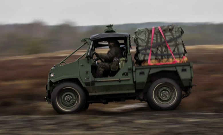 aero 4x4 polski samochód wojskowy 