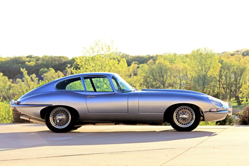 Jaguar E-Type restomod 
