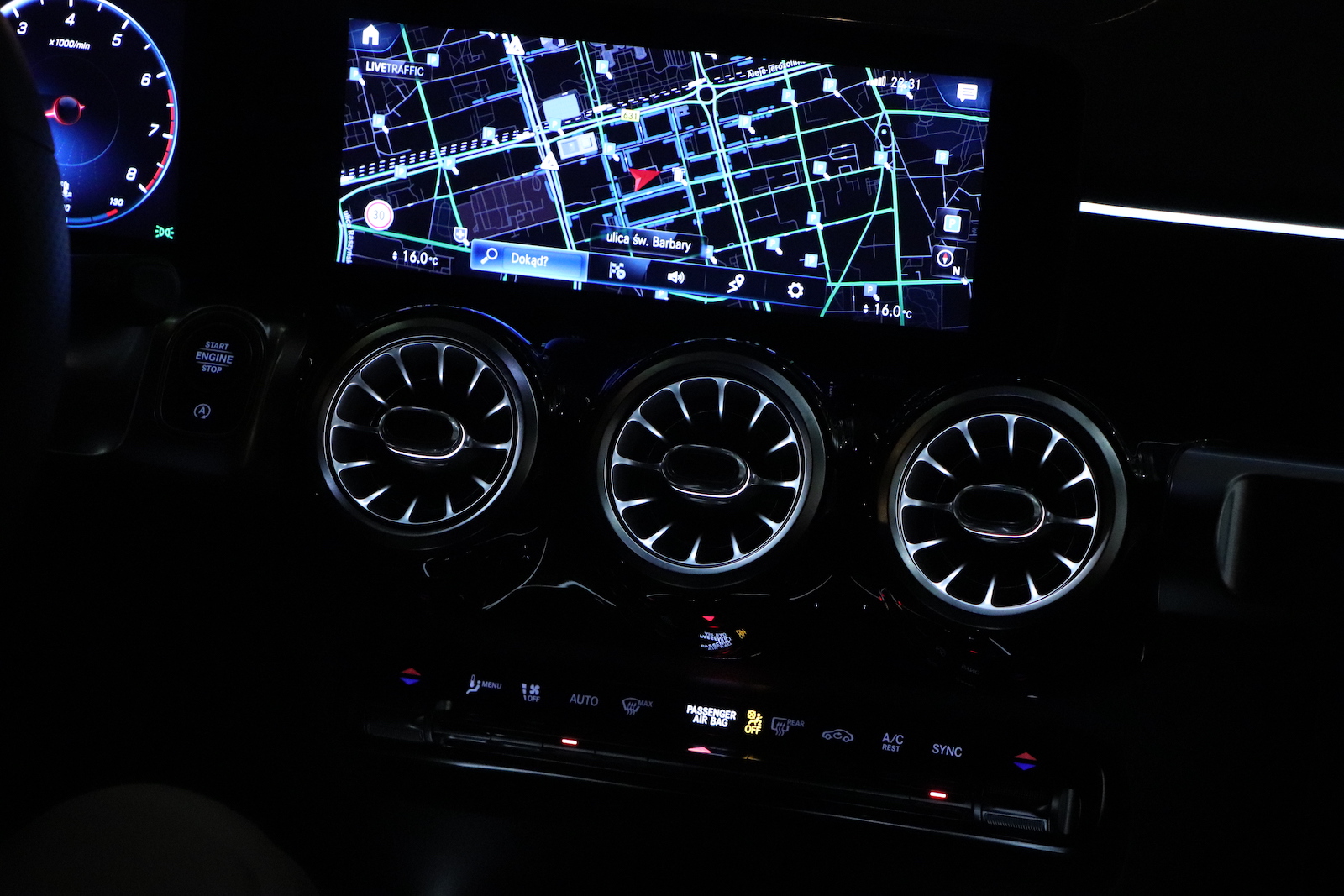 mercedes glb wyposażenie 
