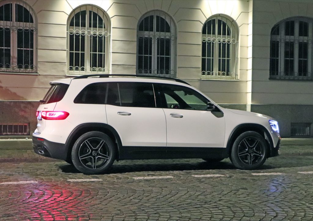 mercedes glb test parkowanie na chodniku