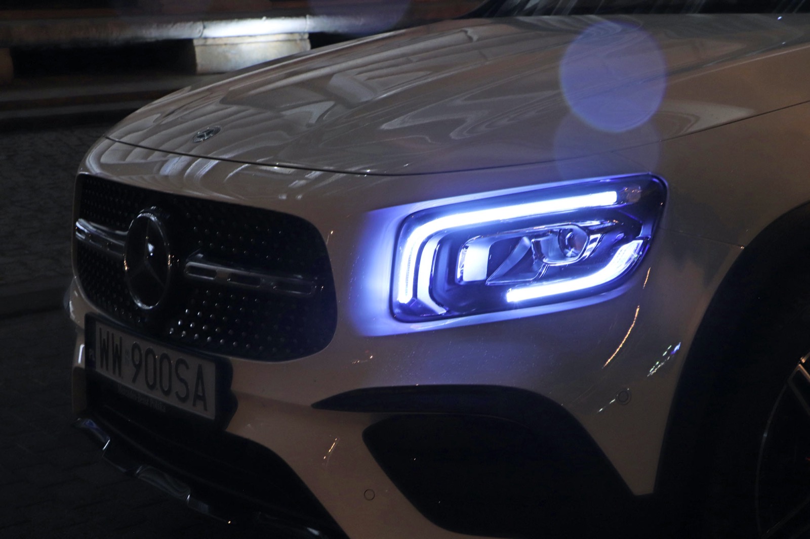 Duży SUV z małym silnikiem. Przegląd najdziwniejszych połączeń na rynku