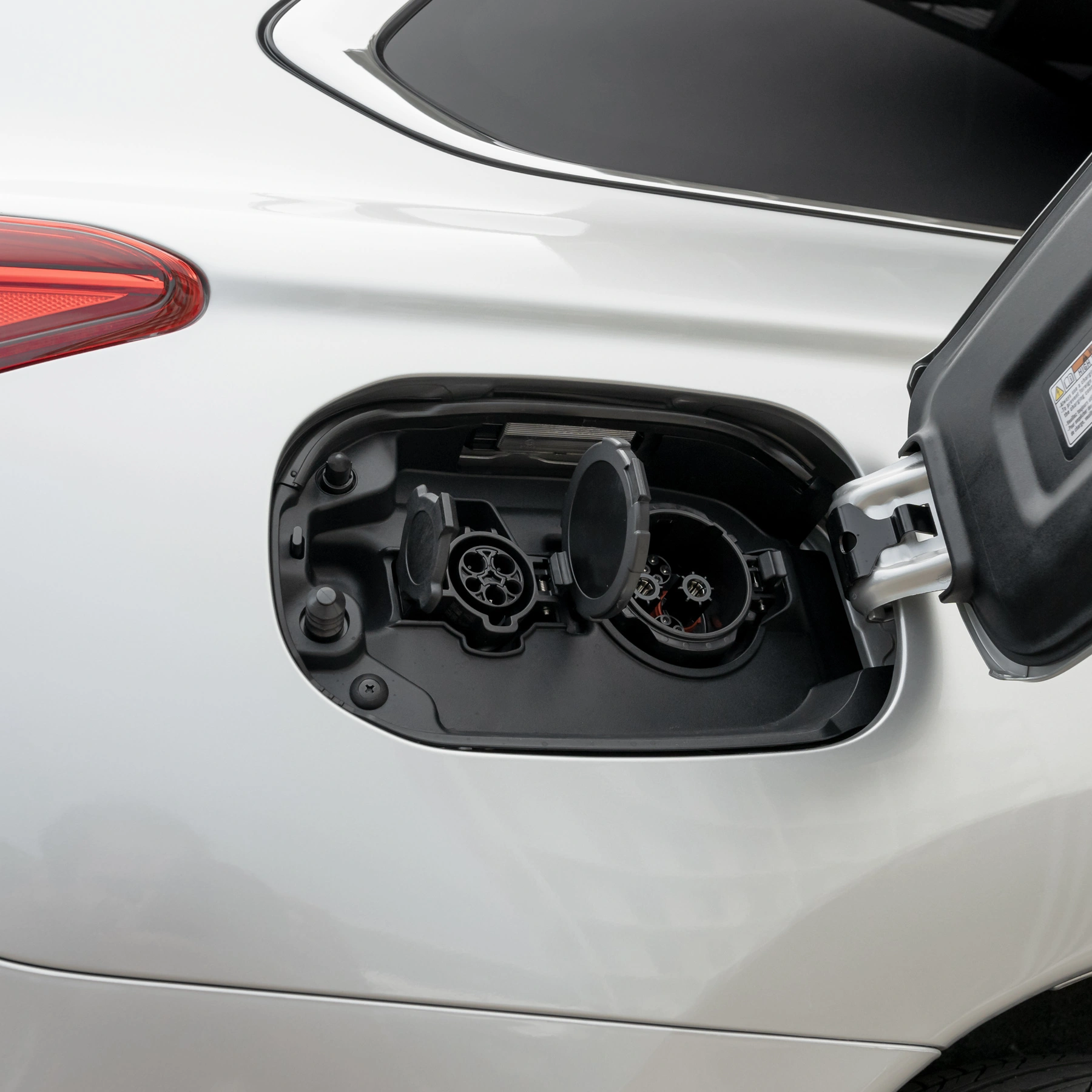 hybryda plug-in spalanie 