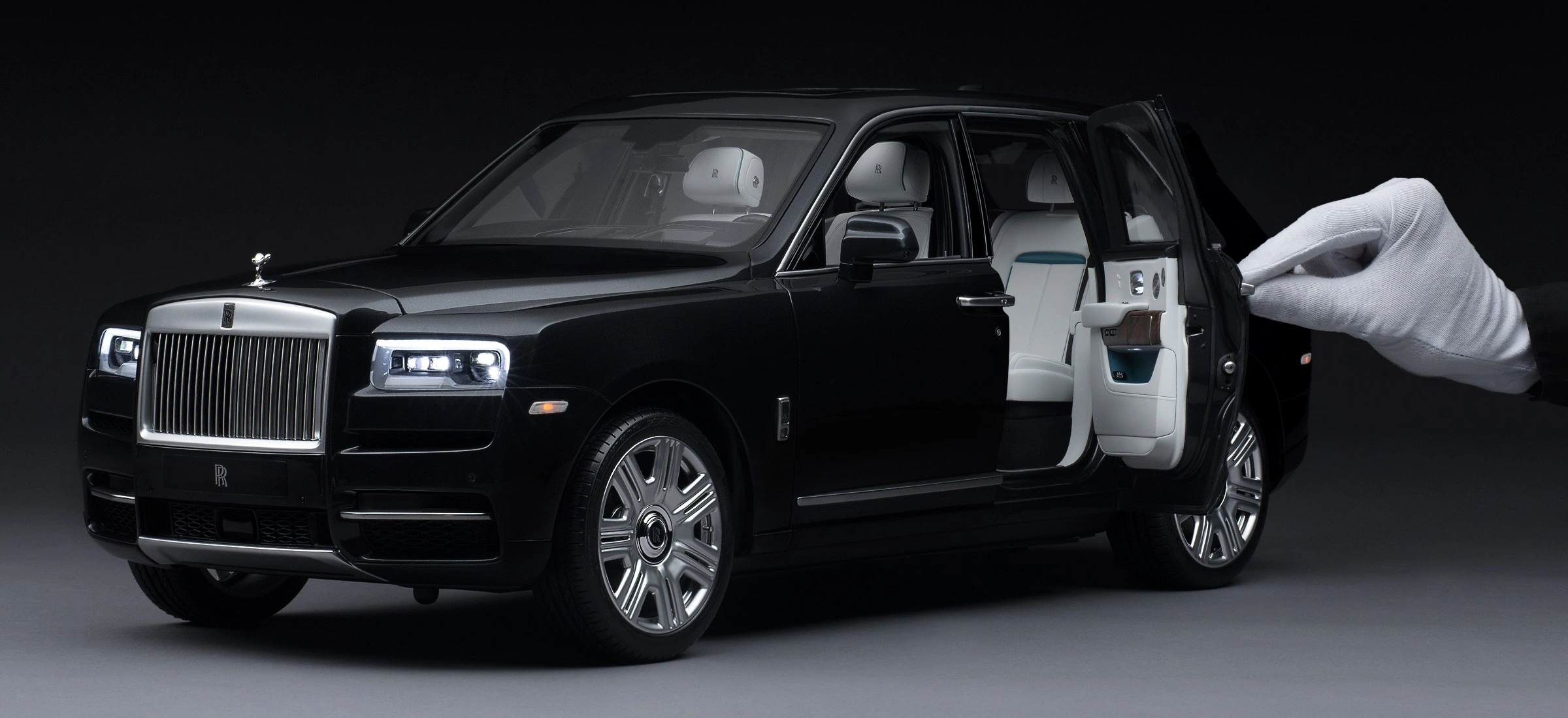 Rolls-Royce Cullinan 1:8