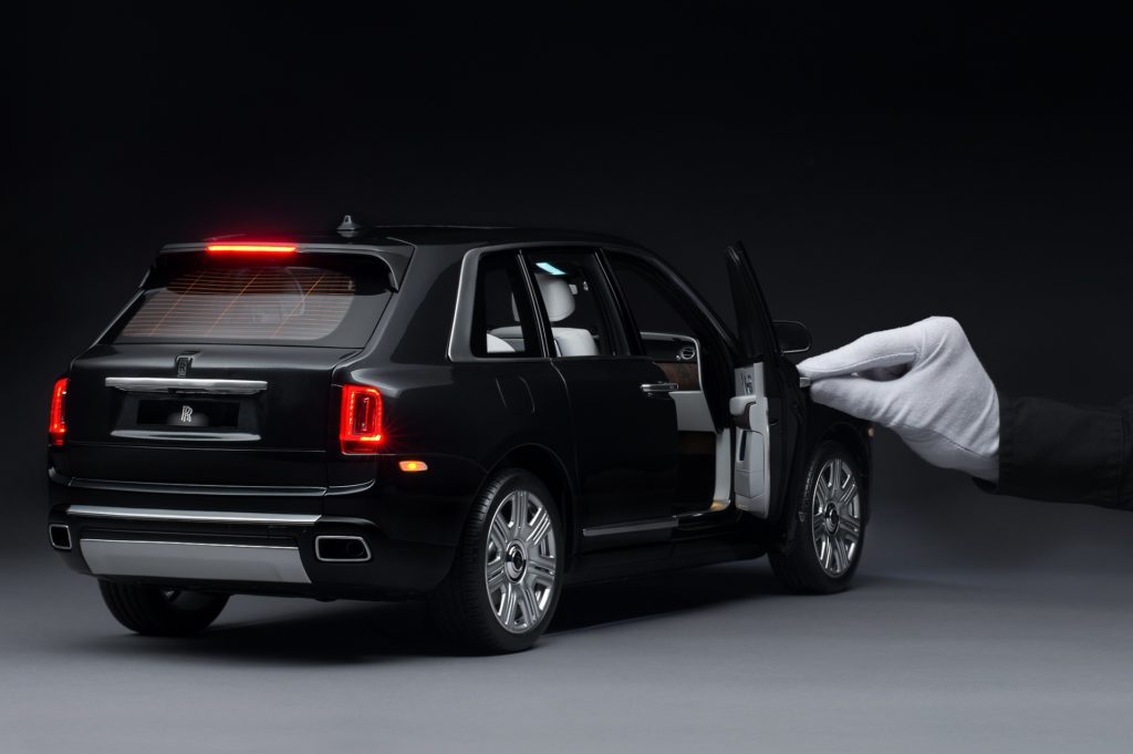 Rolls-Royce Cullinan 1:8 