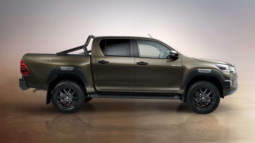 Toyota Hilux lifting 