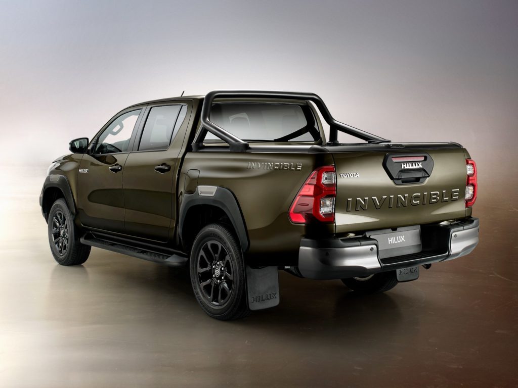 Toyota Hilux lifting 