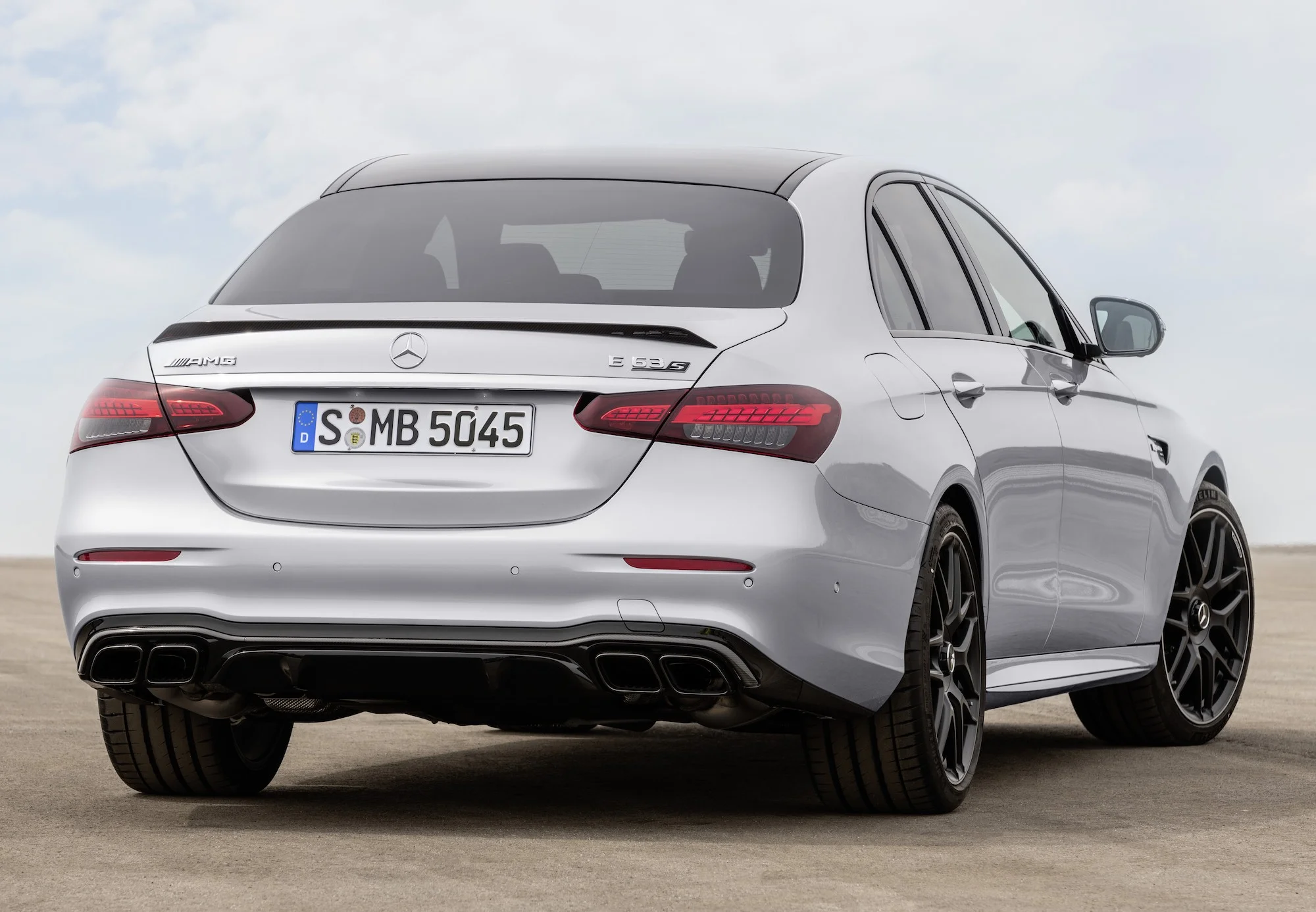 Mercedes E63 AMG lifting