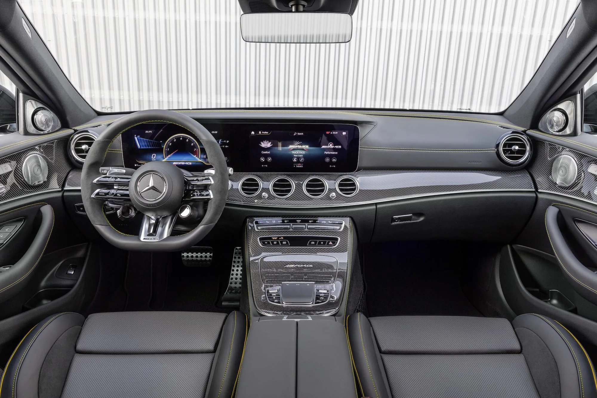 Mercedes E63 AMG lifting
