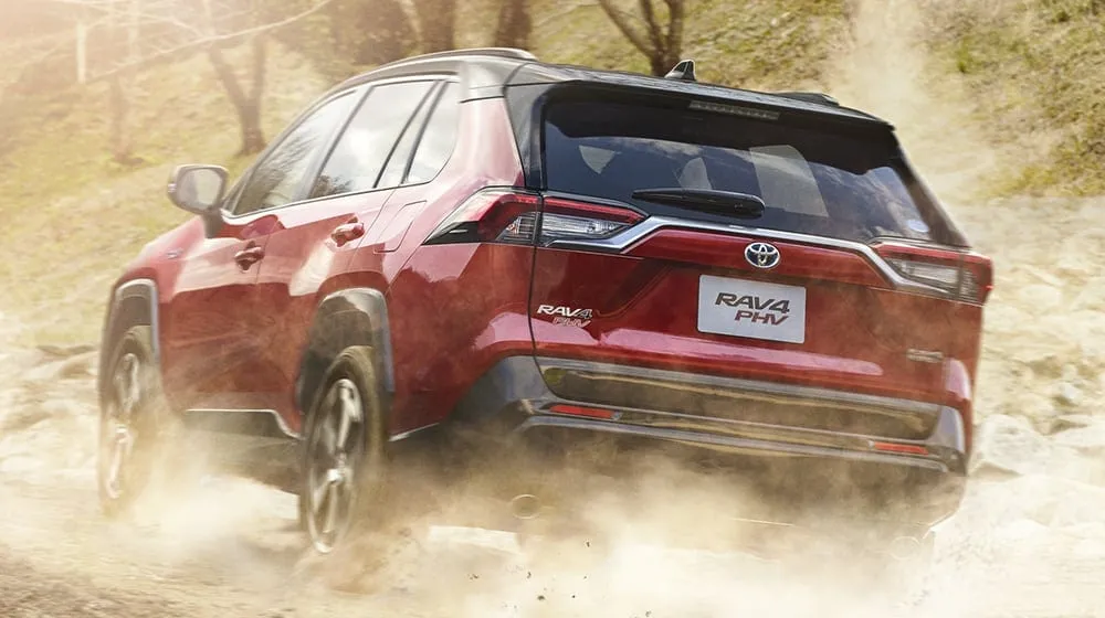 Toyota RAV4 PHEV ma przejechać bez wizyty na stacji nawet 1300 km