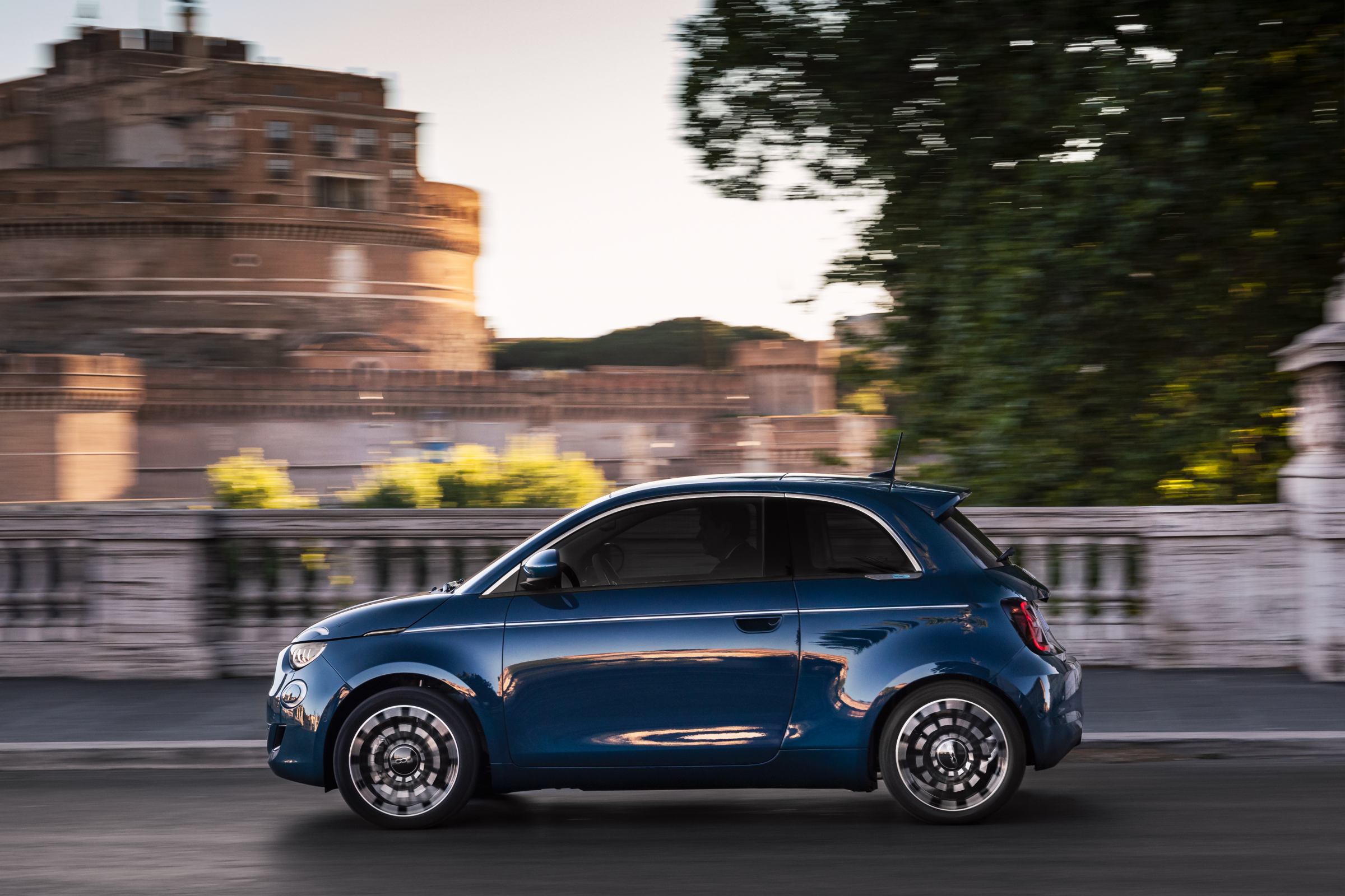 fiat 500 ev cena 
