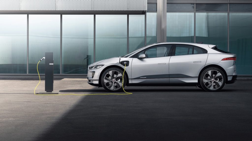 Jaguar I-Pace lifting 