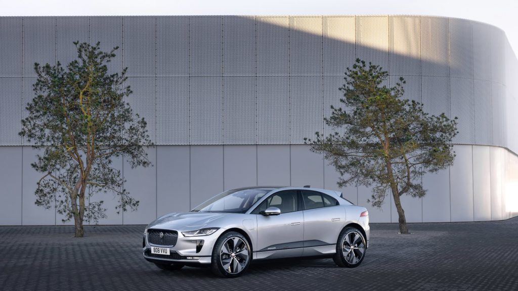 Jaguar I-Pace lifting 