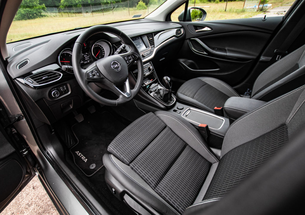 opel astra k opinie 