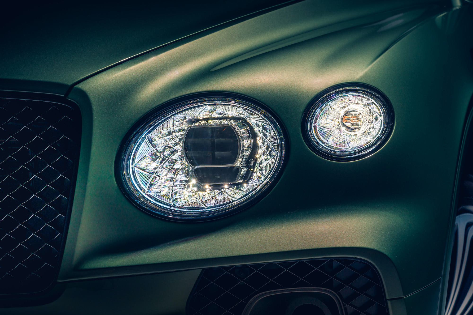 Bentley Bentayga lifting 