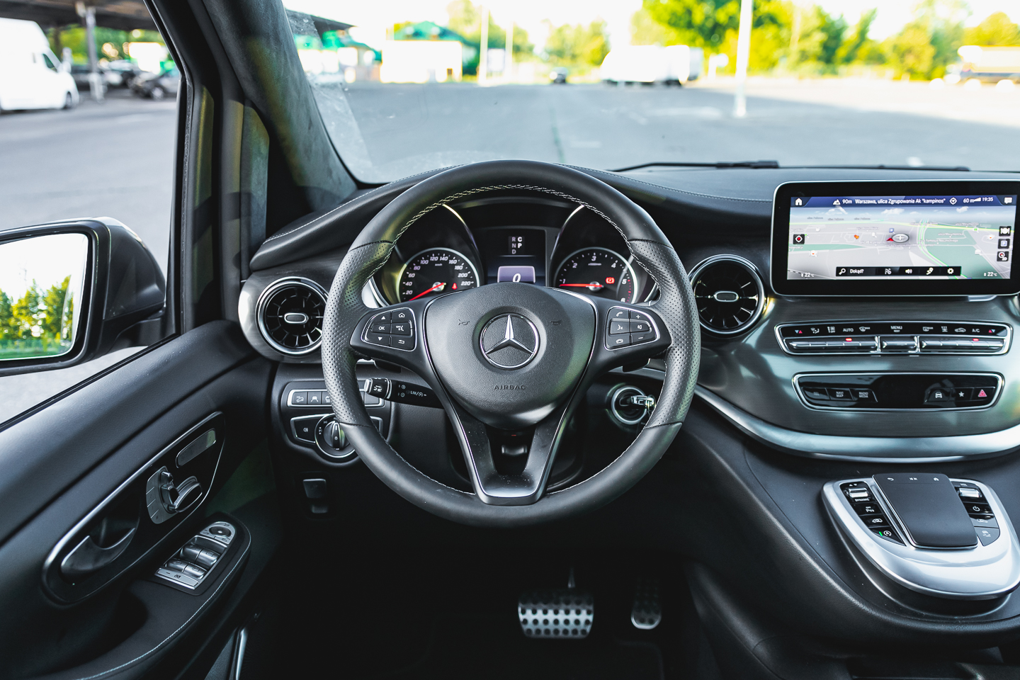 VW Multivan czy Mercedes V 