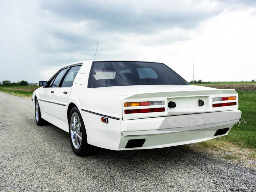Aston Martin Lagonda 