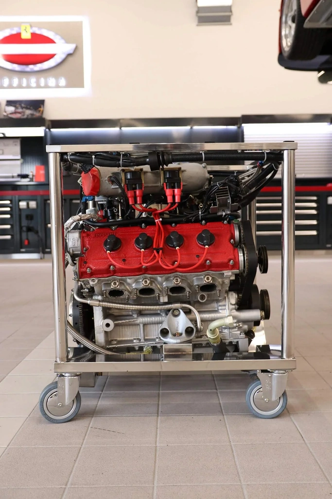 Ferrari F40 silnik 