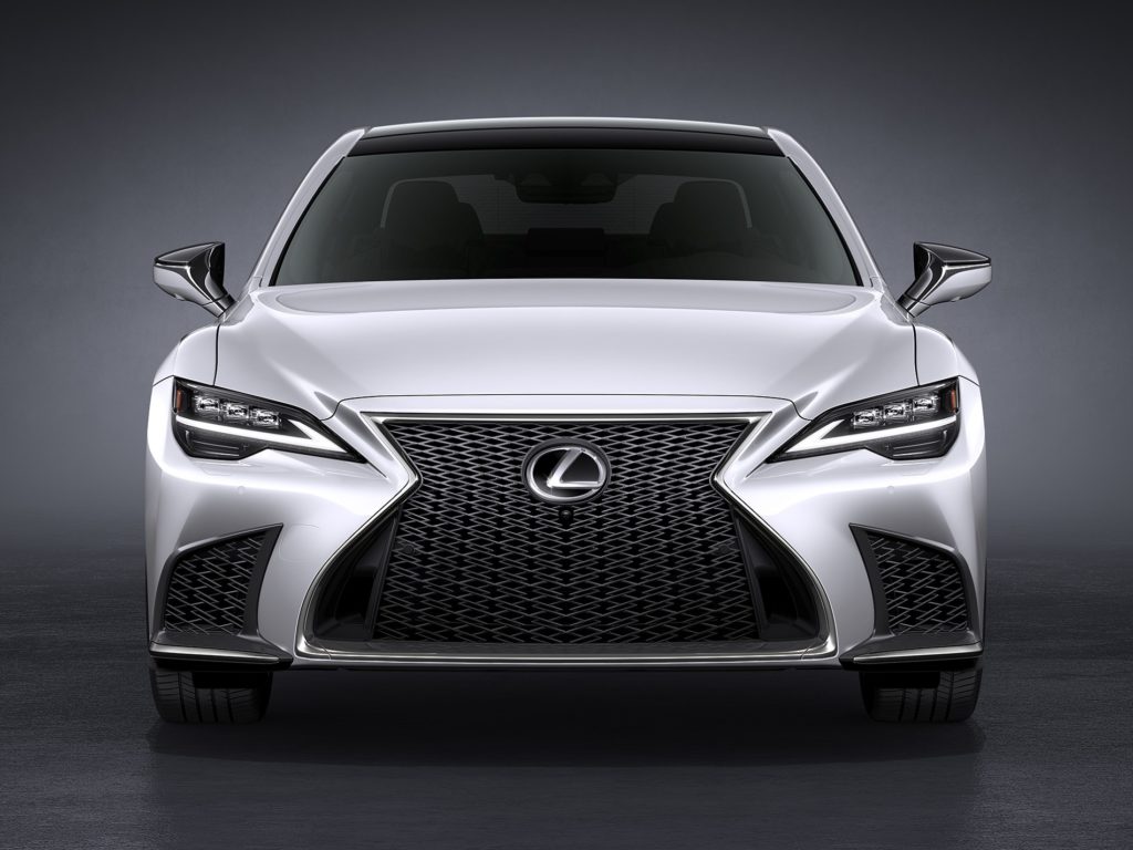 Lexus LS lifting 