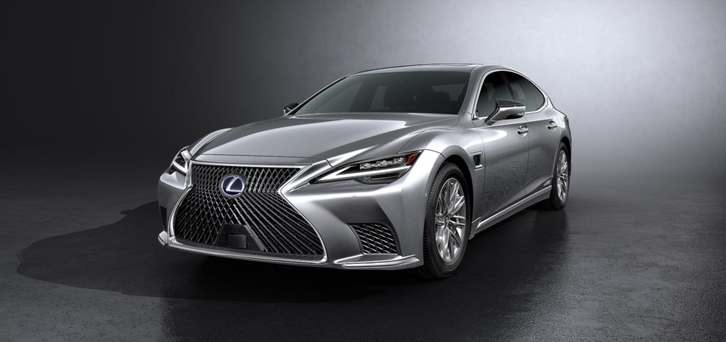 Lexus LS lifting 
