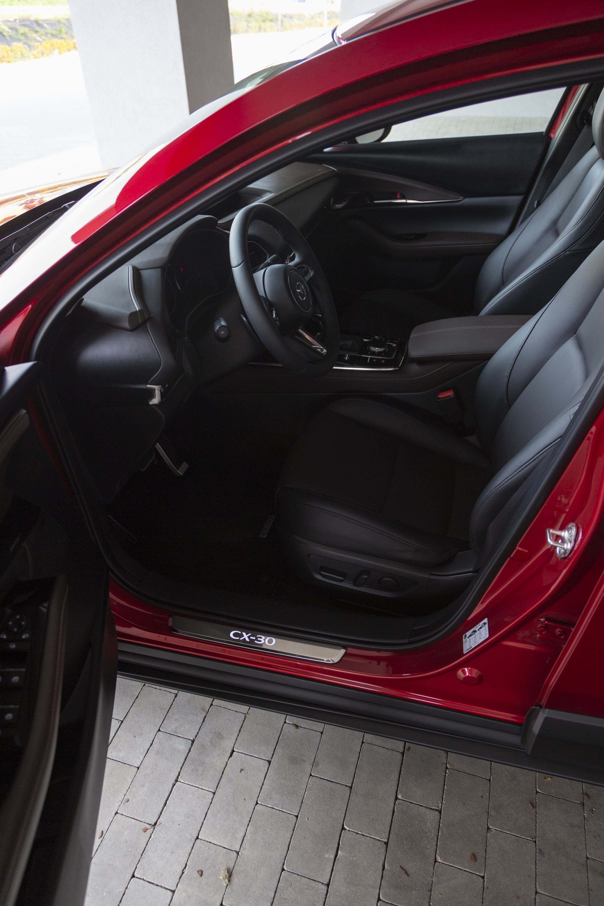 mazda cx-30 wyposażenie 