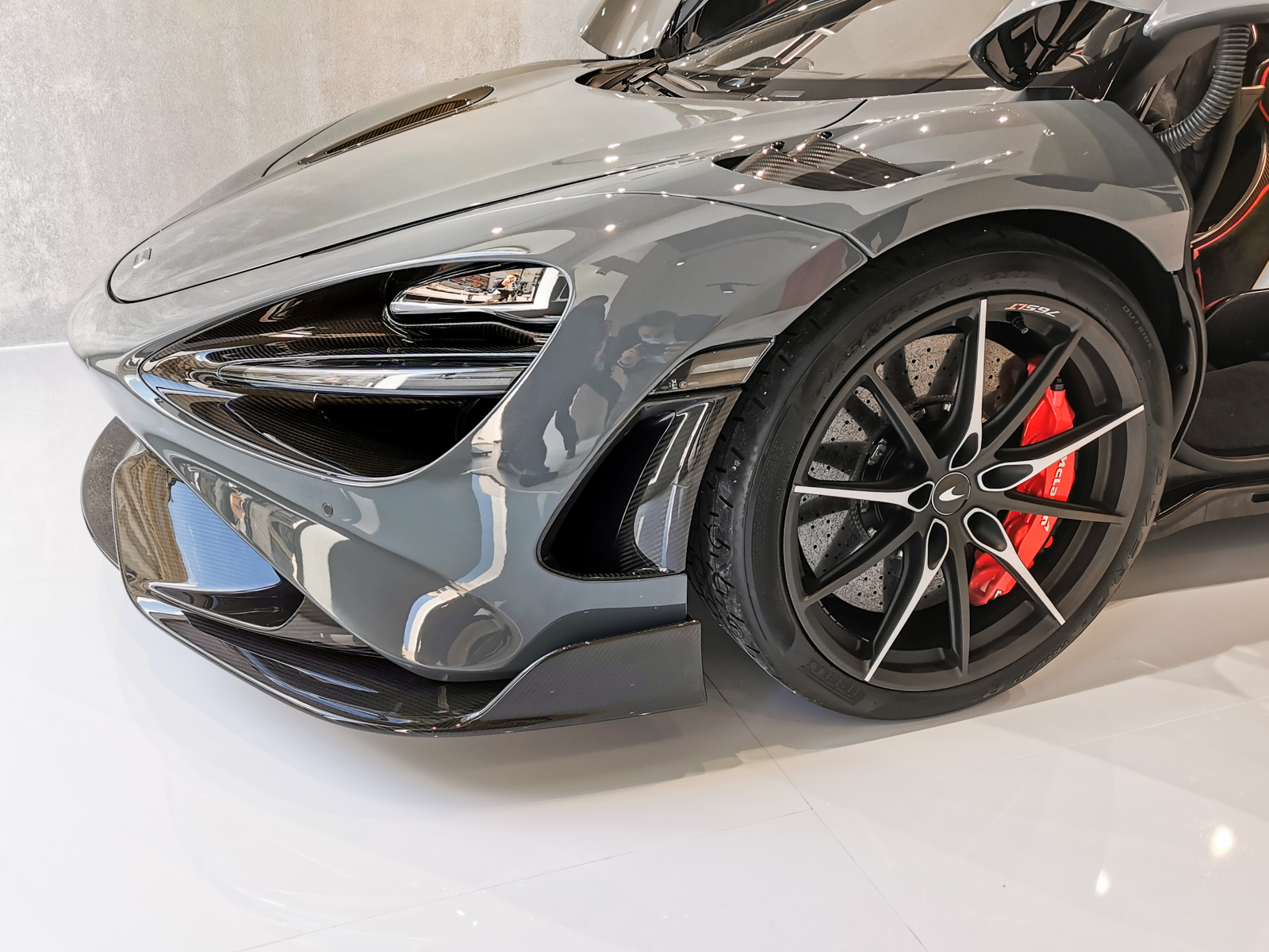 mclaren 765lt 