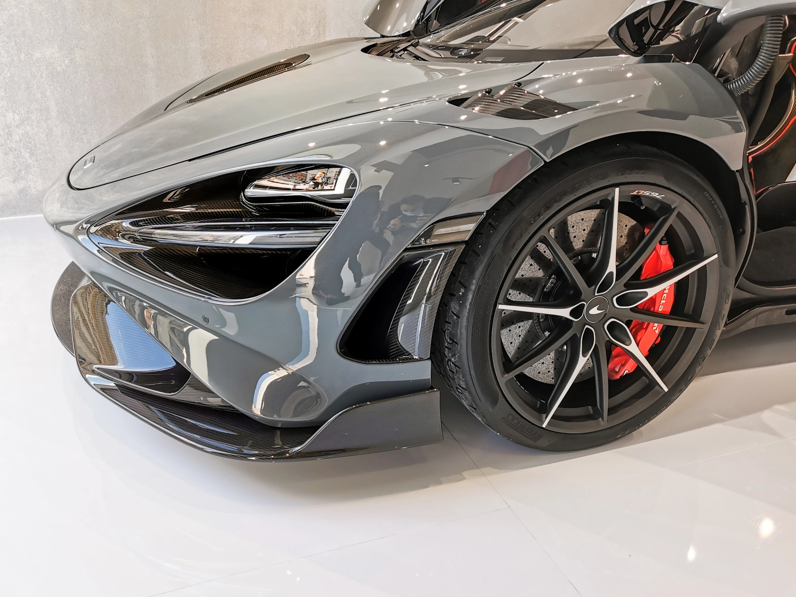 mclaren 765lt 