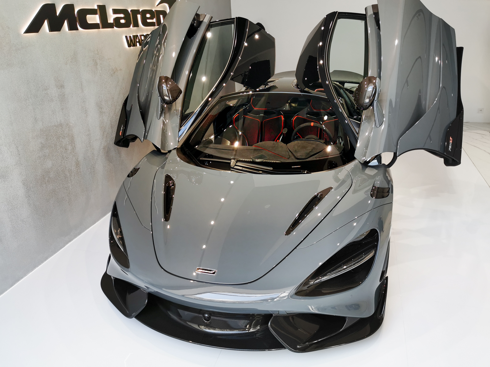 mclaren 765lt 
