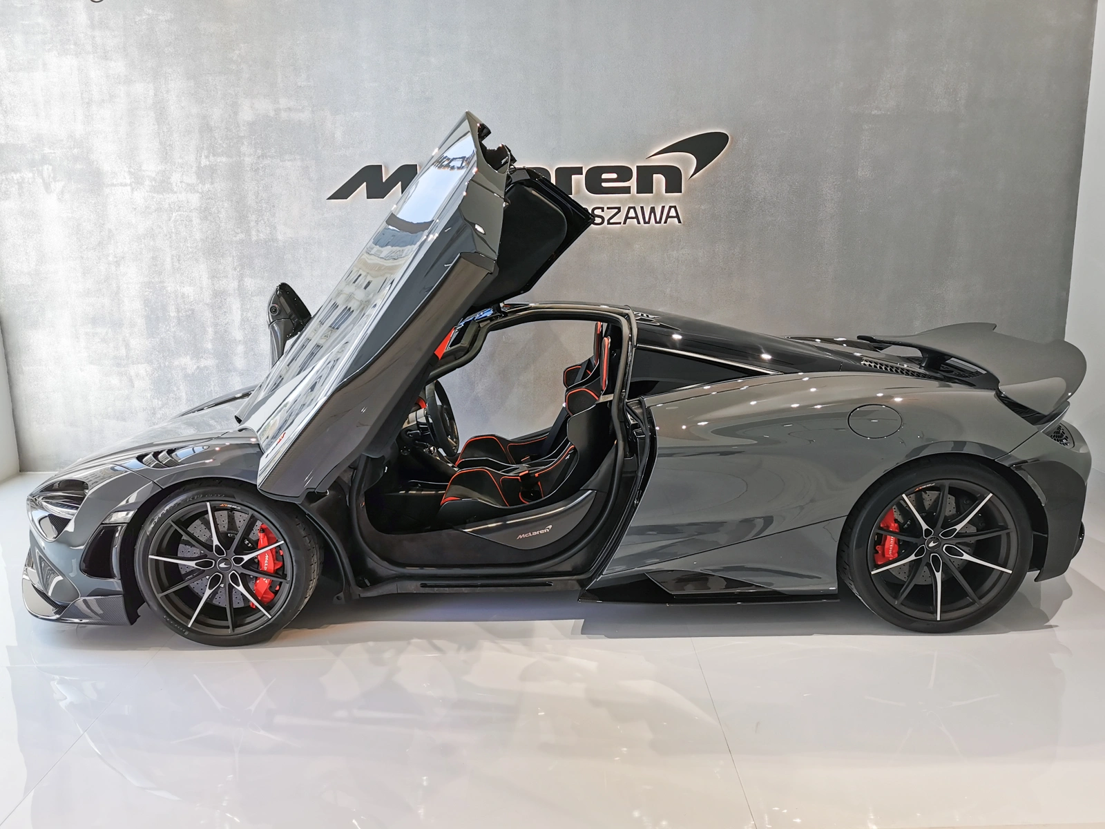 mclaren 765lt 