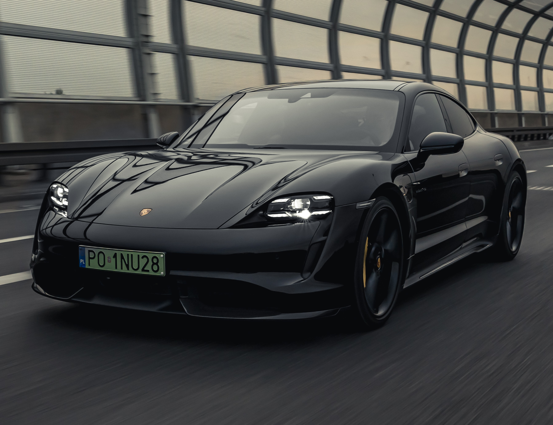 sprzedaż porsche taycan 