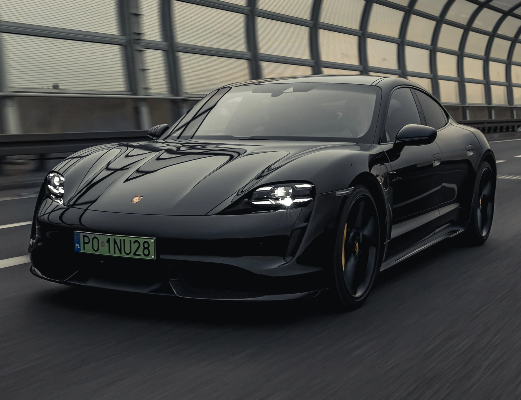 sprzedaż porsche taycan