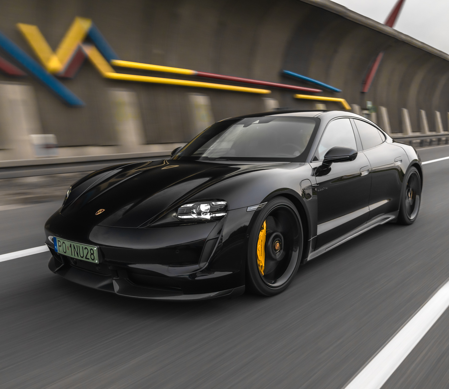 Porsche Taycan wyposażenie 