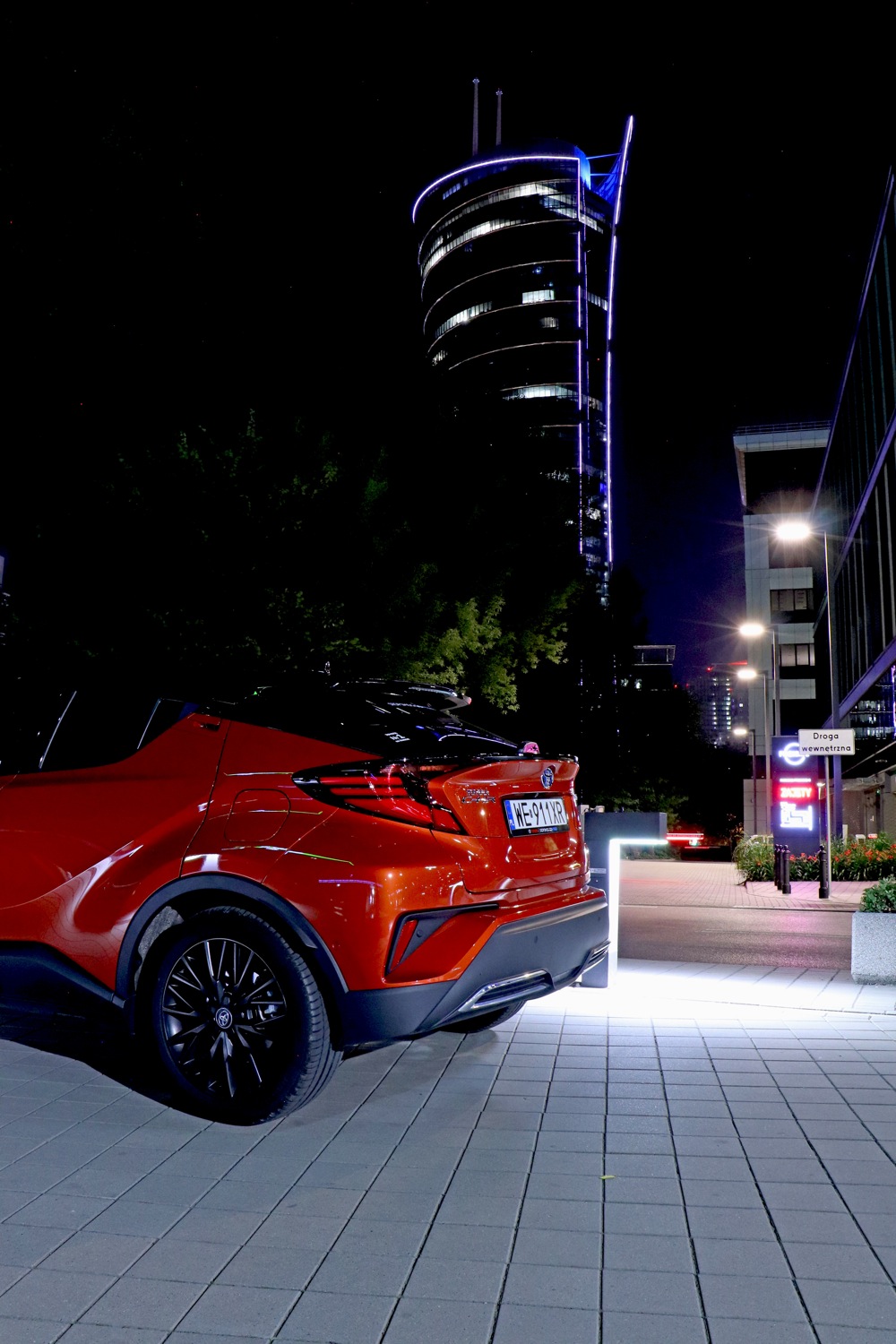 toyota c-hr 2.0 hybrid 