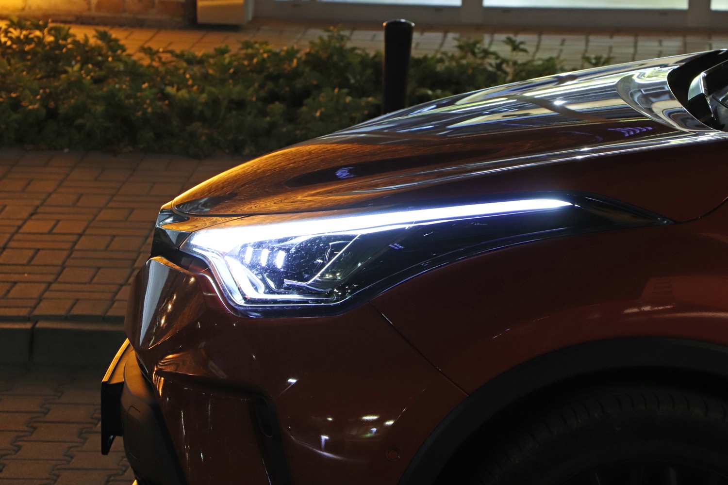 toyota c-hr 2.0 hybrid