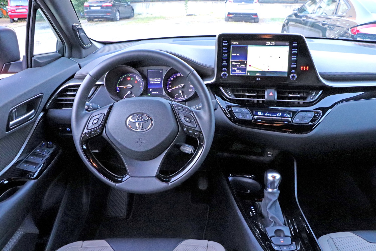 toyota c-hr 2.0 hybrid 