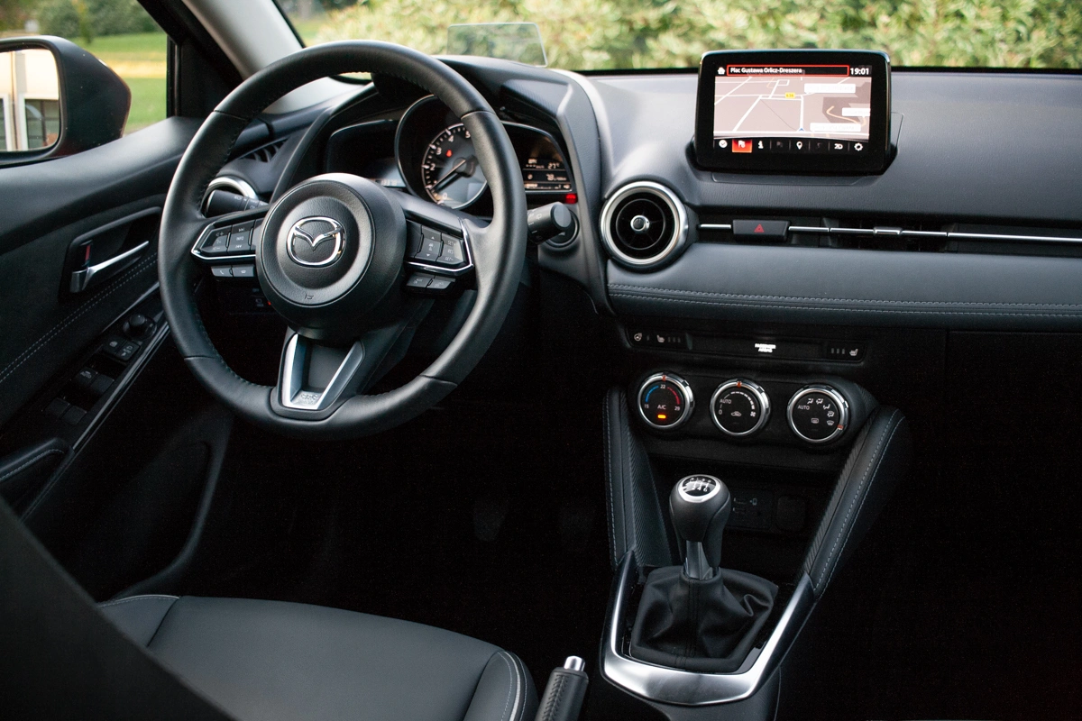 mazda 2 test lifting 