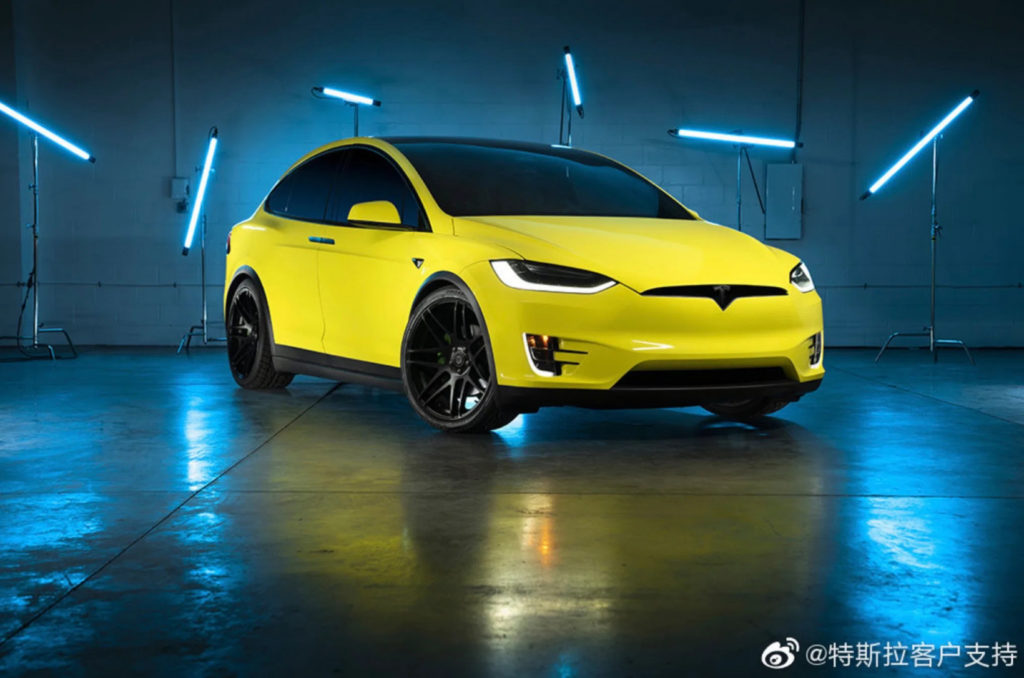 okleina tesla 