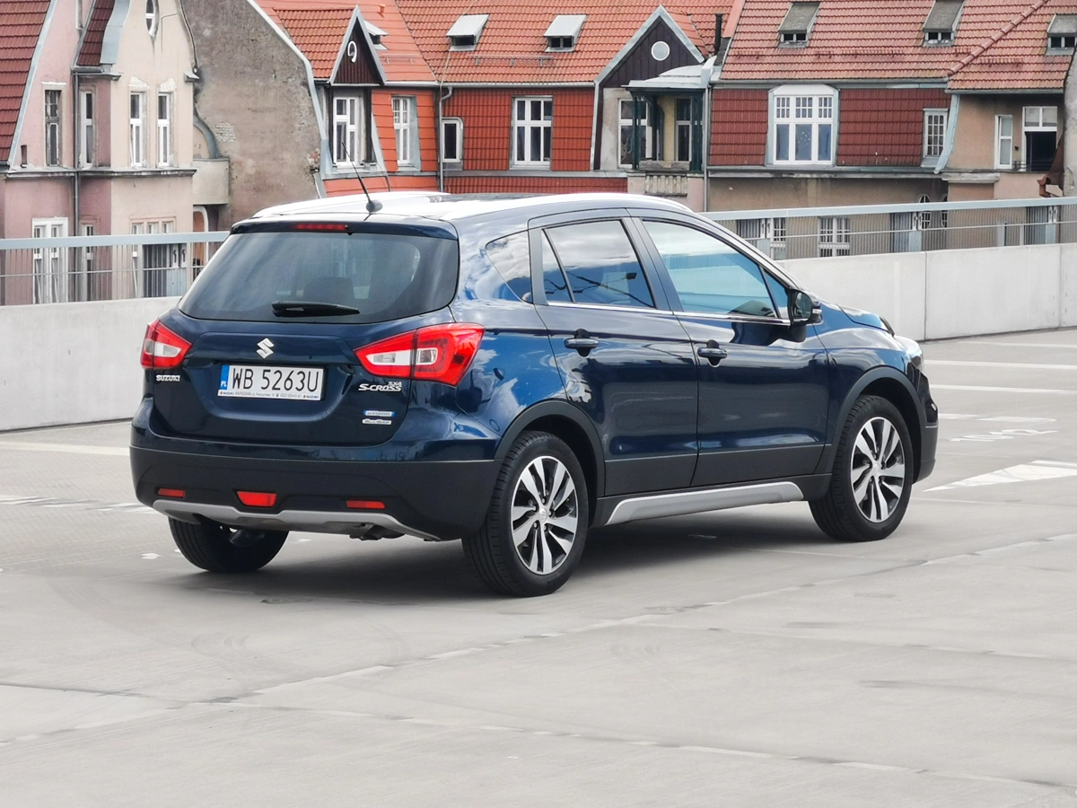 Suzuki SX4 S-Cross hybrid test 
