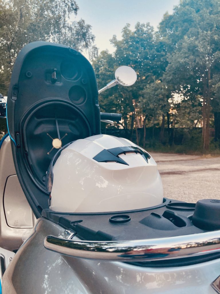 vespa elettrica kask 