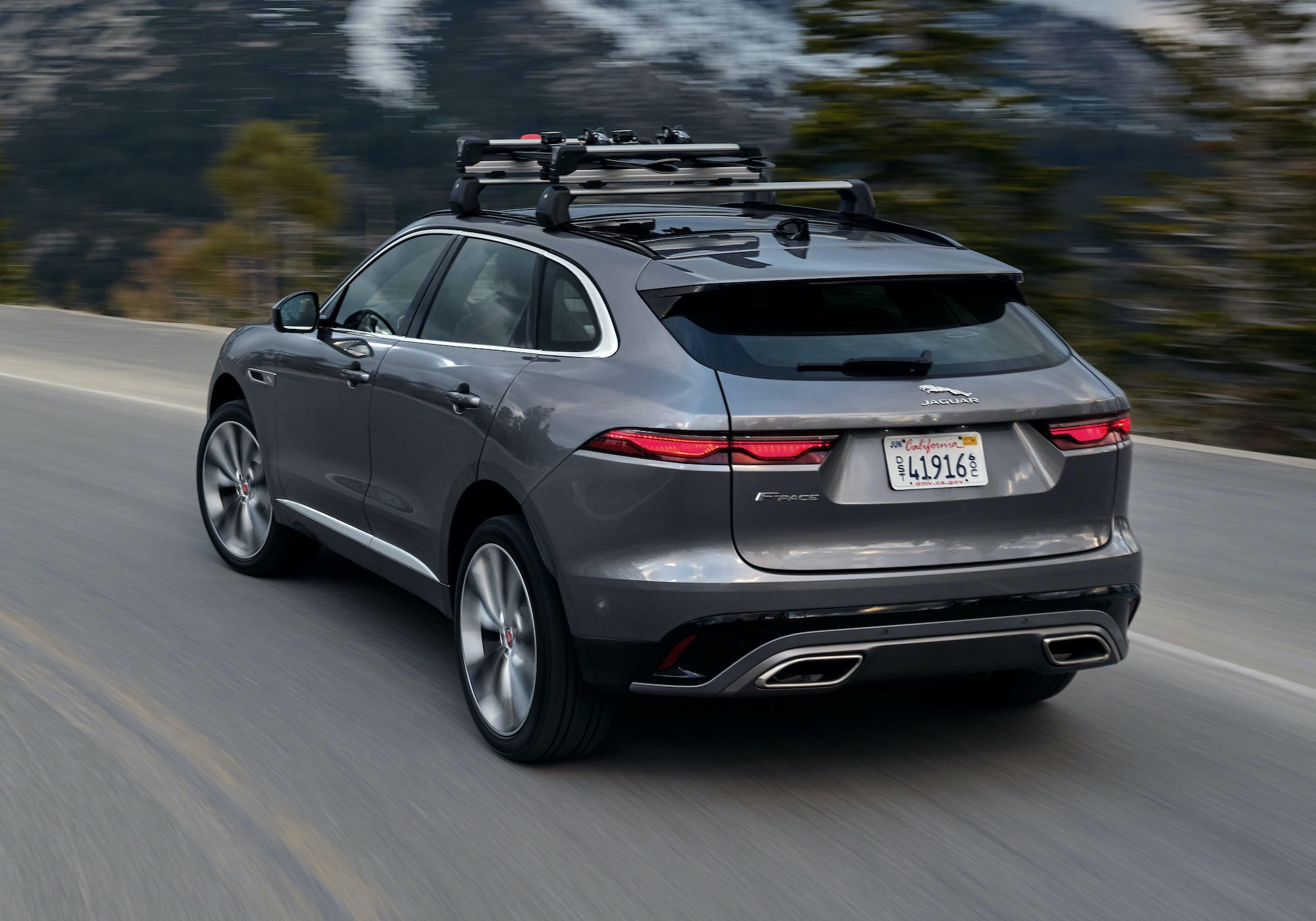 Jaguar F-Pace lifting 