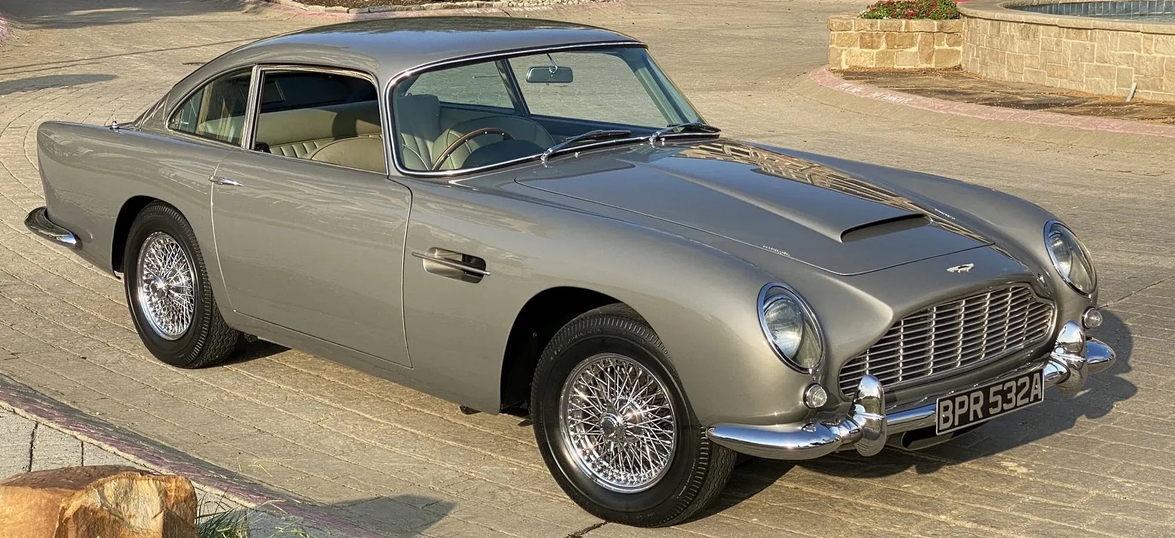 Aston Martin DB5 cena