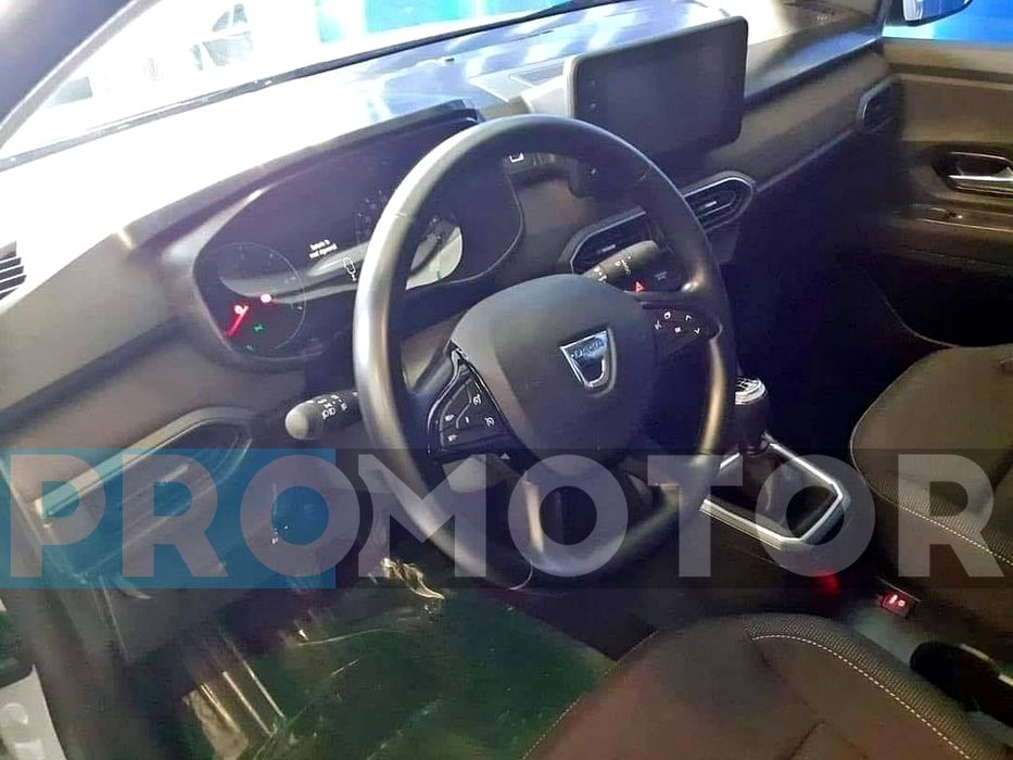 dacia sandero wnętrze 