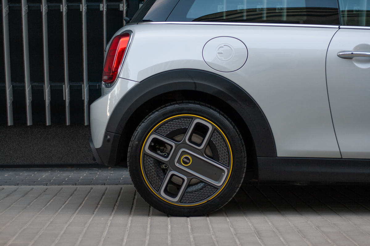 mini cooper se electric test 