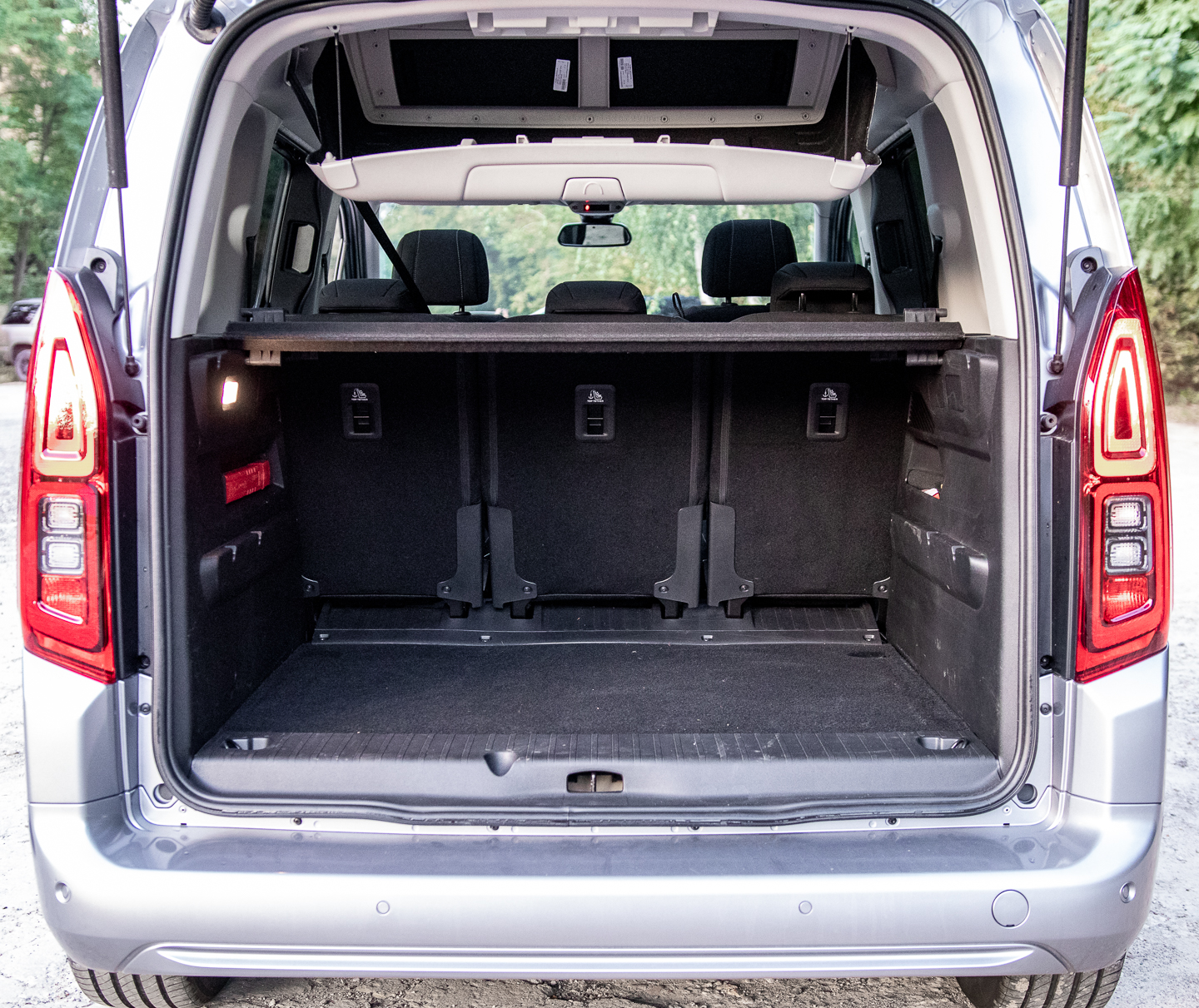 generic combi van 