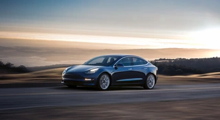 Chcesz mieć chiński samochód? Kup Teslę Model 3