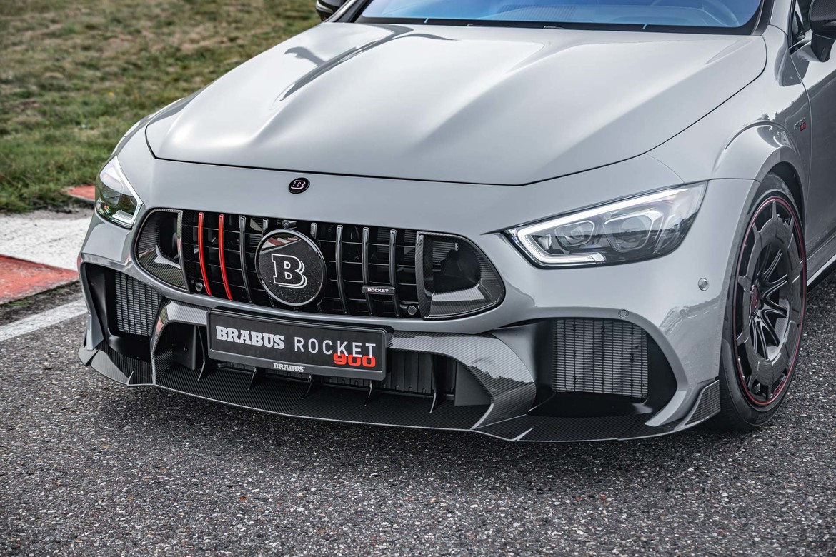 8 cylindrów, 900 KM i 10 egzemplarzy. Oto nowy Brabus Rocket 900