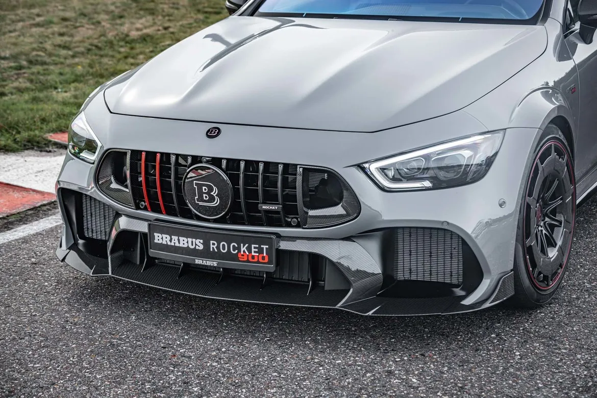 8 cylindrów, 900 KM i 10 egzemplarzy. Oto nowy Brabus Rocket 900