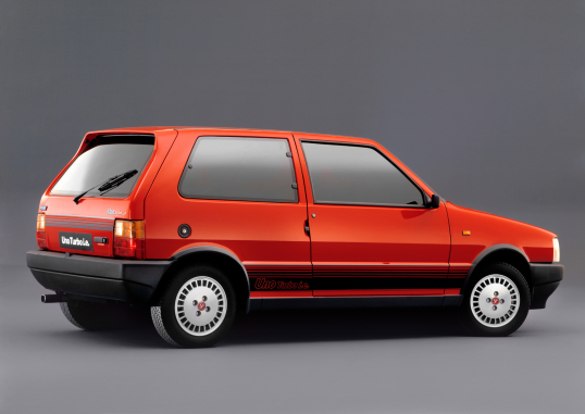 Fiat Uno Turbo obchodzi urodziny. Minęło 35 lat od jego głośnej premiery