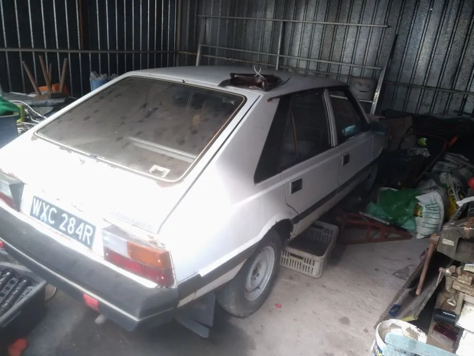 Polonez z automatyczną skrzynią biegów. Ma prawie 40 lat i zachęca ceną